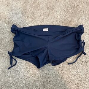 Maternity bootie short bikini bottom